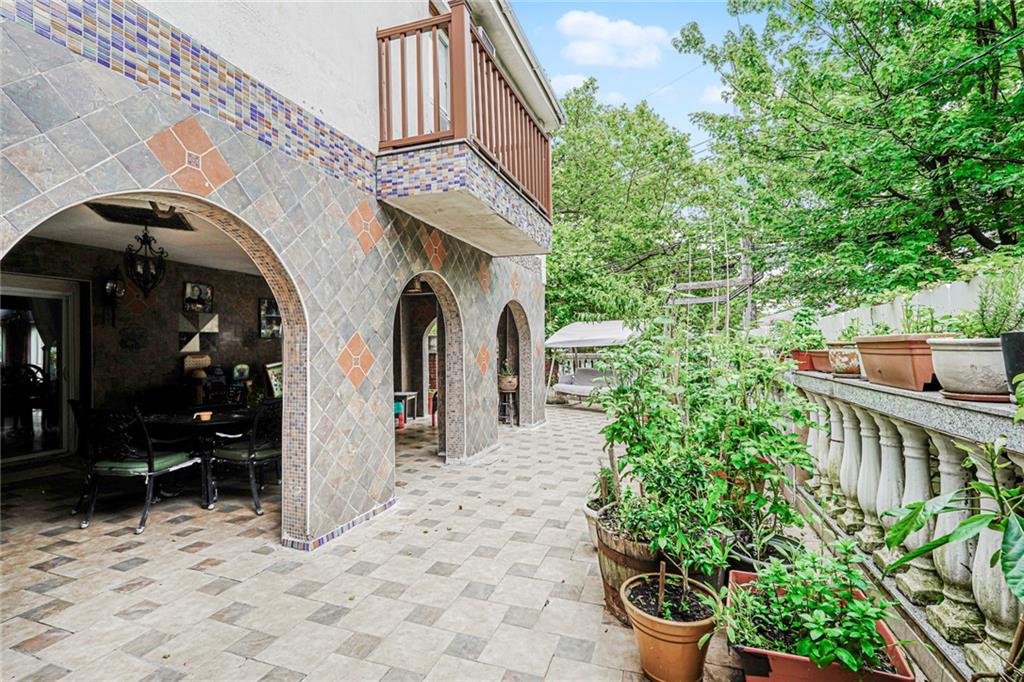 Brooklyn, New York, 11234, United States, 4 Bedrooms Bedrooms, ,7 BathroomsBathrooms,Residential,Active,1859380