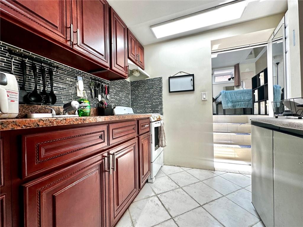 Brooklyn, New York, 11223, United States, 4 Bedrooms Bedrooms, ,3 BathroomsBathrooms,Residential,Active,2007349