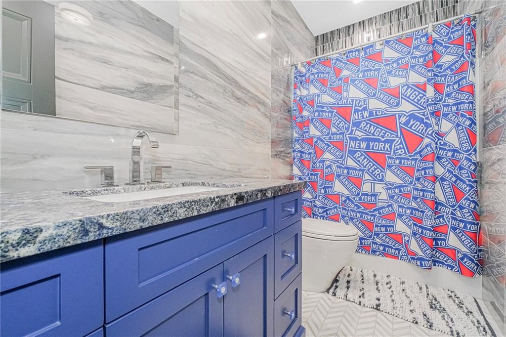 Staten Island, New York, 10304, United States, 4 Bedrooms Bedrooms, ,4 BathroomsBathrooms,Residential,Active,1968381