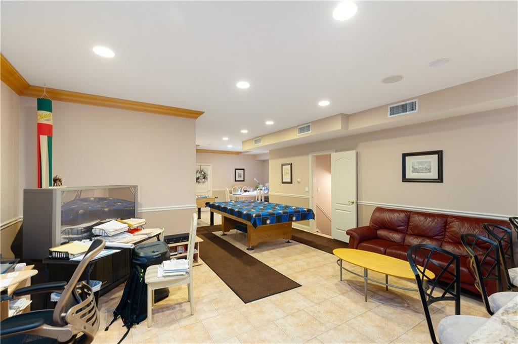 Staten Island, New York, 10304, United States, 4 Bedrooms Bedrooms, ,4 BathroomsBathrooms,Residential,Active,1997634