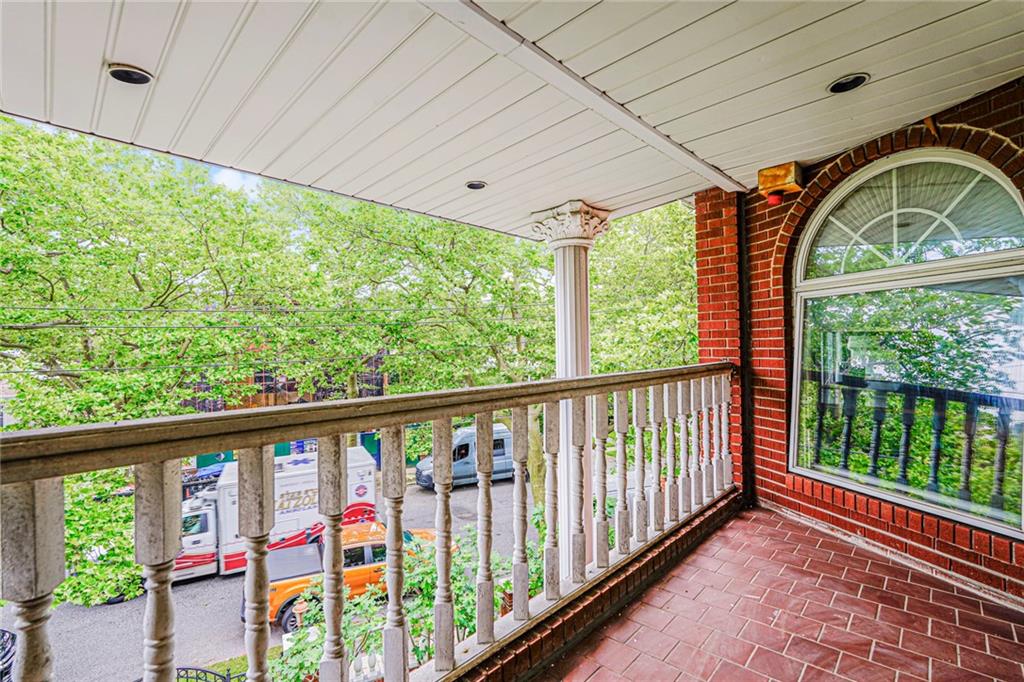 Brooklyn, New York, 11234, United States, 4 Bedrooms Bedrooms, ,7 BathroomsBathrooms,Residential,Active,1859380