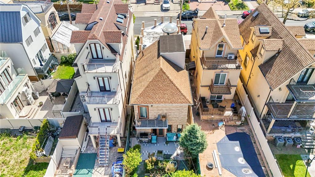 Brooklyn, New York, 11235, United States, 3 Bedrooms Bedrooms, ,3 BathroomsBathrooms,Residential,Active,2043829