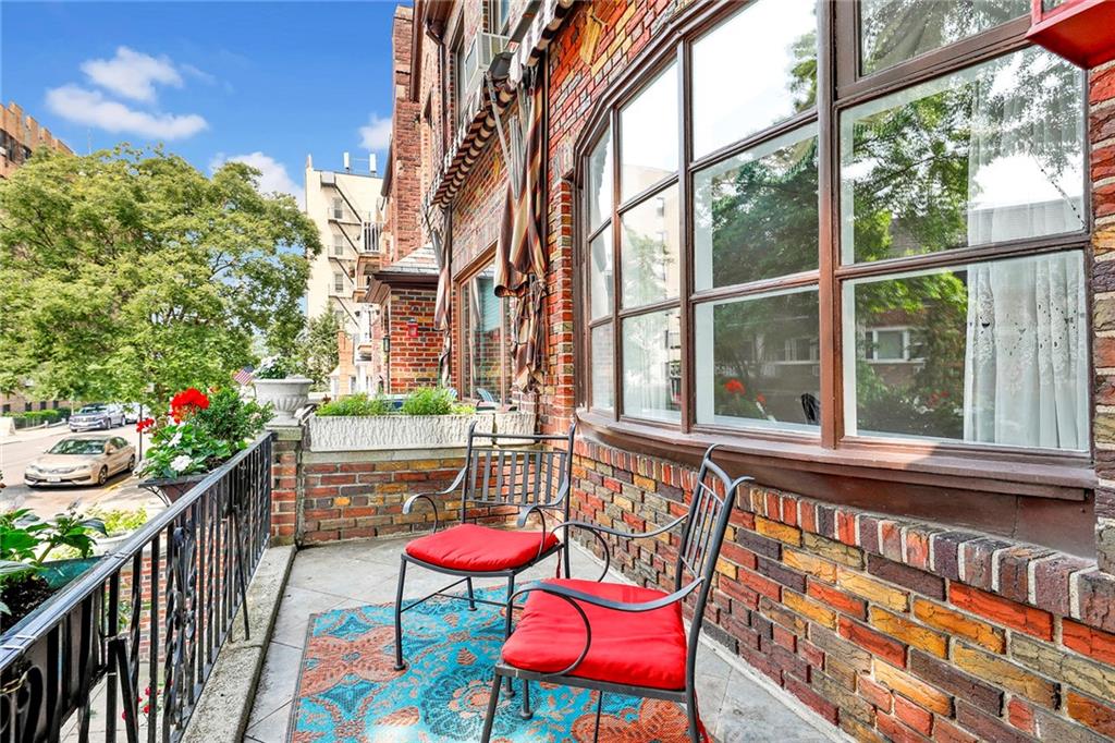 Brooklyn, New York, 11209, United States, 4 Bedrooms Bedrooms, ,4 BathroomsBathrooms,Residential,Active,1945085