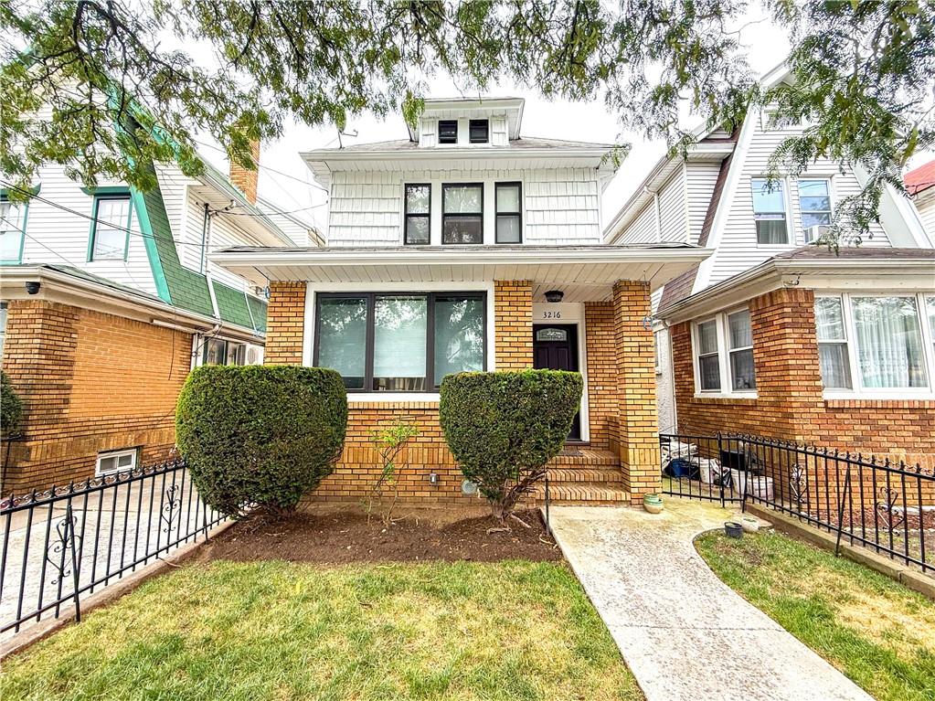 Brooklyn, New York, 11210, United States, 3 Bedrooms Bedrooms, ,3 BathroomsBathrooms,Residential,Active,1920267