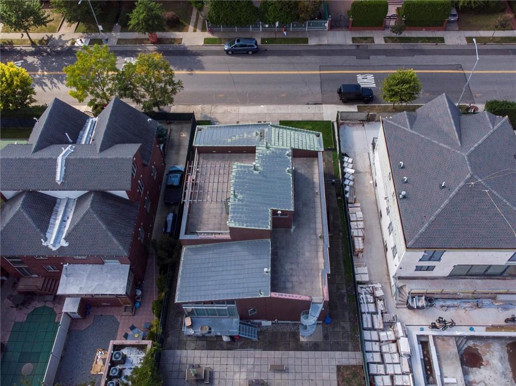 Brooklyn, New York, 11235, United States, 5 Bedrooms Bedrooms, ,5 BathroomsBathrooms,Residential,Active,1963250