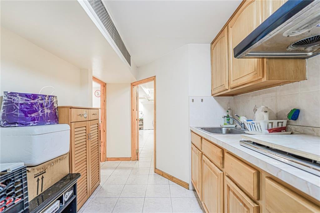 Brooklyn, New York, 11219, United States, 4 Bedrooms Bedrooms, ,3 BathroomsBathrooms,Residential,Active,2009183