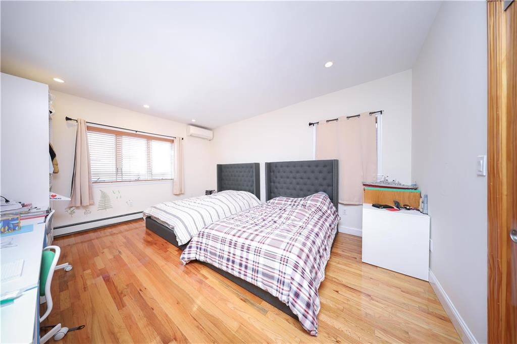 Brooklyn, New York, 11228, United States, 4 Bedrooms Bedrooms, ,3 BathroomsBathrooms,Residential,Active,1967314