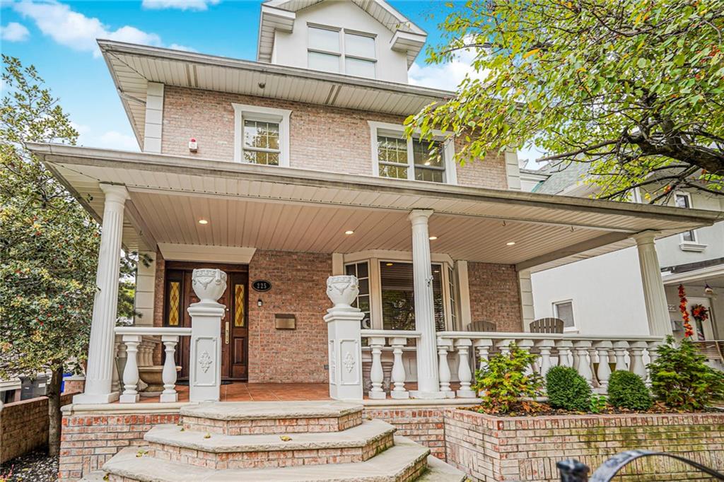 Brooklyn, New York, 11209, United States, 5 Bedrooms Bedrooms, ,4 BathroomsBathrooms,Residential,Active,1969641