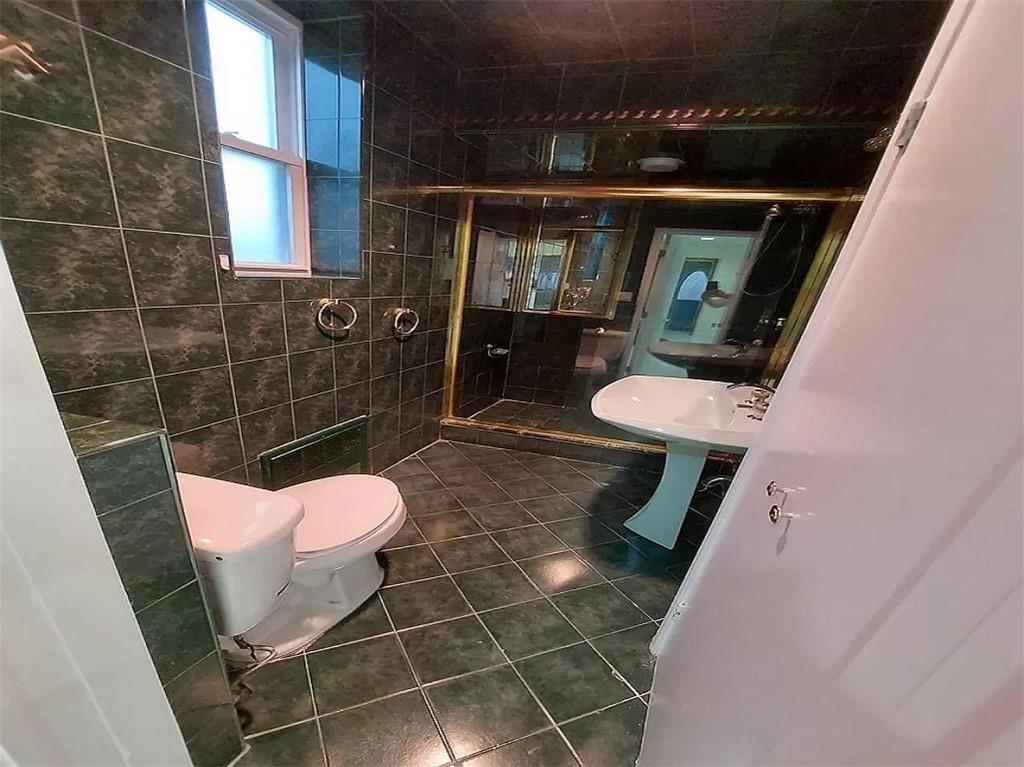 Brooklyn, New York, 11223, United States, 4 Bedrooms Bedrooms, ,3 BathroomsBathrooms,Residential,Active,2007349