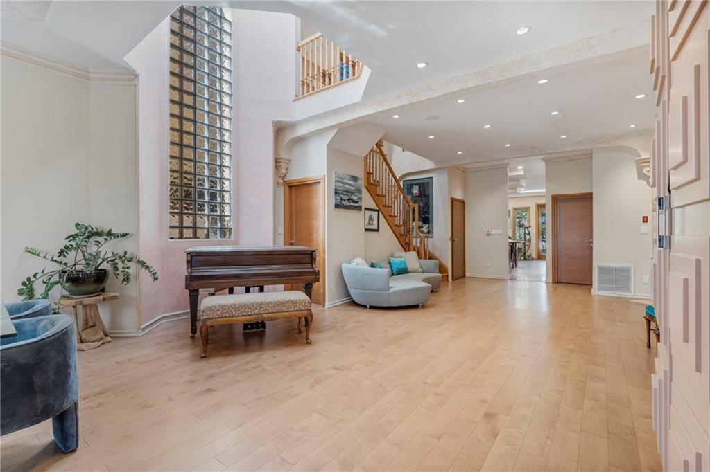 Brooklyn, New York, 11235, United States, 3 Bedrooms Bedrooms, ,3 BathroomsBathrooms,Residential,Active,2043829