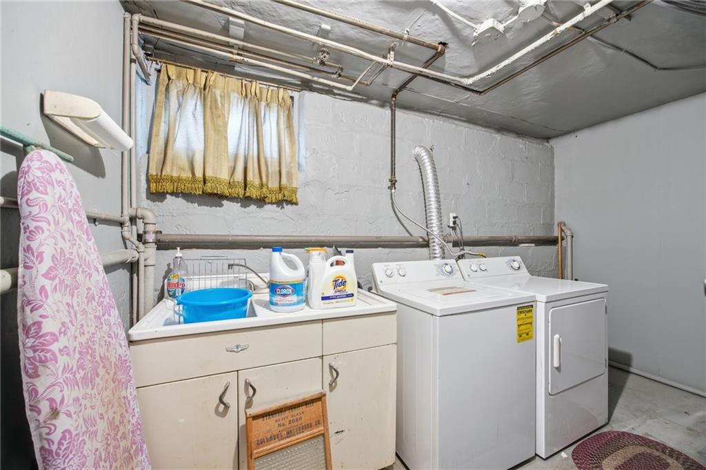 Brooklyn, New York, 11209, United States, 3 Bedrooms Bedrooms, ,2 BathroomsBathrooms,Residential,Active,2043123