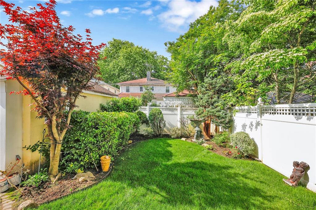 Brooklyn, New York, 11209, United States, 3 Bedrooms Bedrooms, ,4 BathroomsBathrooms,Residential,Active,1831775