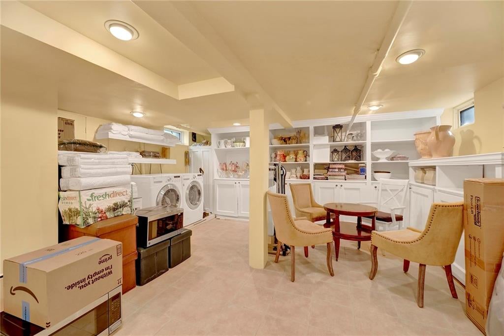 Brooklyn, New York, 11209, United States, 3 Bedrooms Bedrooms, ,4 BathroomsBathrooms,Residential,Active,1831775