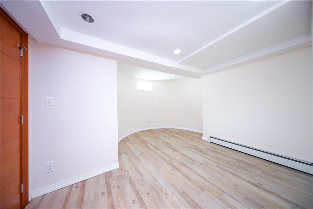 Brooklyn, New York, 11235, United States, 4 Bedrooms Bedrooms, ,4 BathroomsBathrooms,Residential,Active,1702088