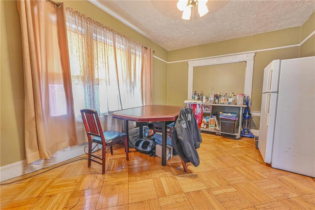 Brooklyn, New York, 11220, United States, 5 Bedrooms Bedrooms, ,3 BathroomsBathrooms,Residential,Active,1867909