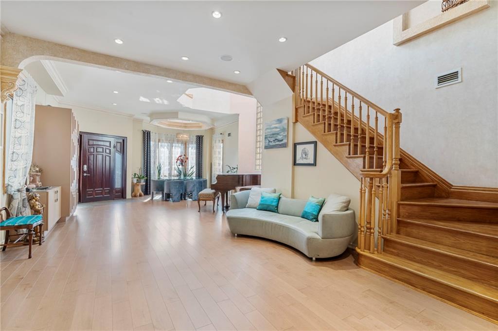 Brooklyn, New York, 11235, United States, 3 Bedrooms Bedrooms, ,3 BathroomsBathrooms,Residential,Active,2043829