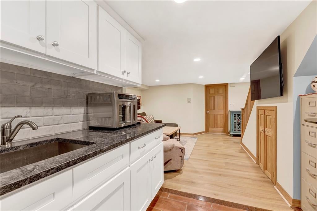 Brooklyn, New York, 11209, United States, 3 Bedrooms Bedrooms, ,3 BathroomsBathrooms,Residential,Active,1927679