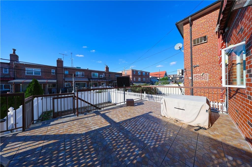 Brooklyn, New York, 11228, United States, 4 Bedrooms Bedrooms, ,3 BathroomsBathrooms,Residential,Active,1967314