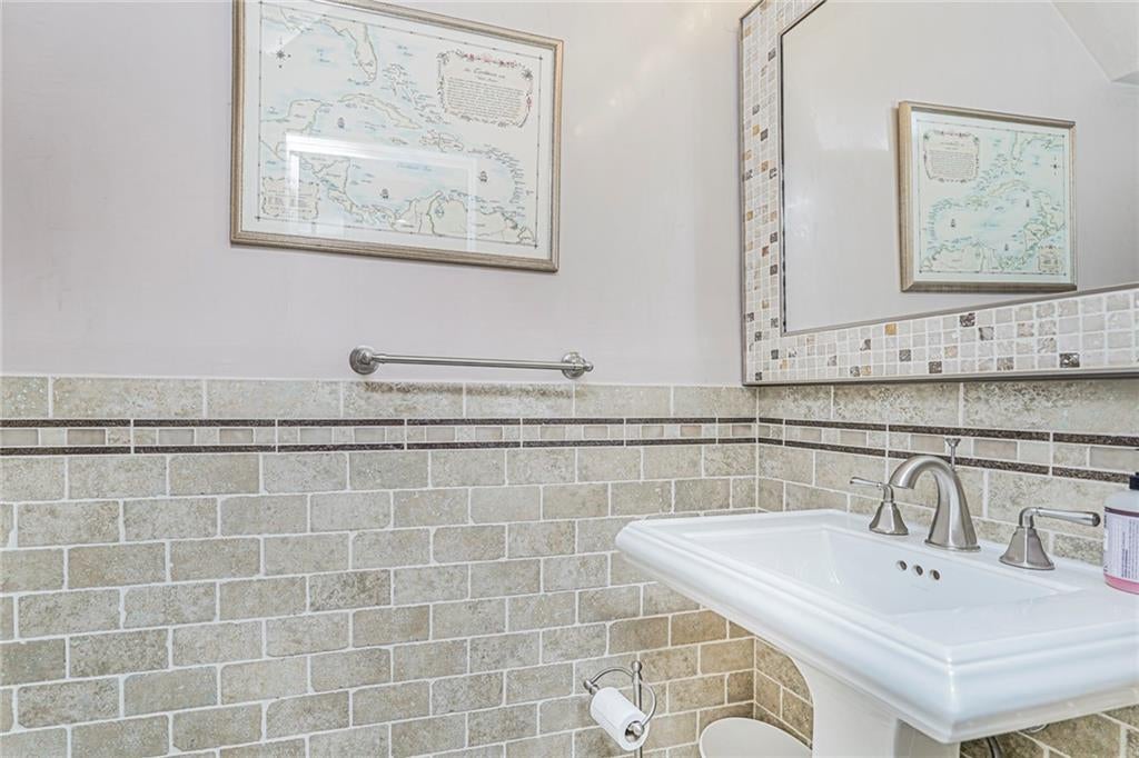 Brooklyn, New York, 11209, United States, 5 Bedrooms Bedrooms, ,4 BathroomsBathrooms,Residential,Active,1969641