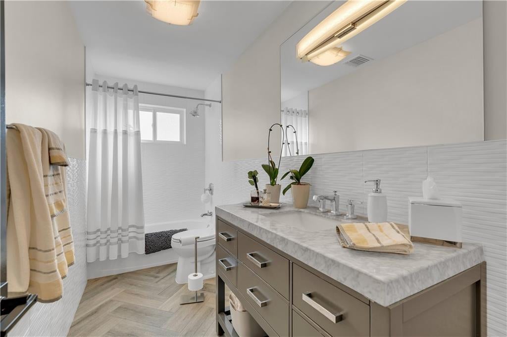 Staten Island, New York, 10307, United States, 4 Bedrooms Bedrooms, ,4 BathroomsBathrooms,Residential,Active,2009406