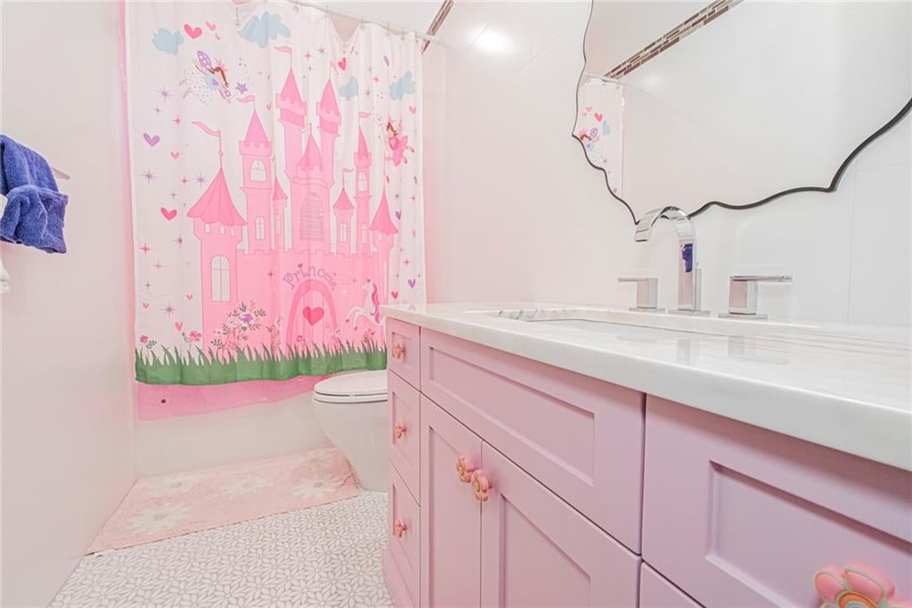 Staten Island, New York, 10304, United States, 4 Bedrooms Bedrooms, ,4 BathroomsBathrooms,Residential,Active,1968381