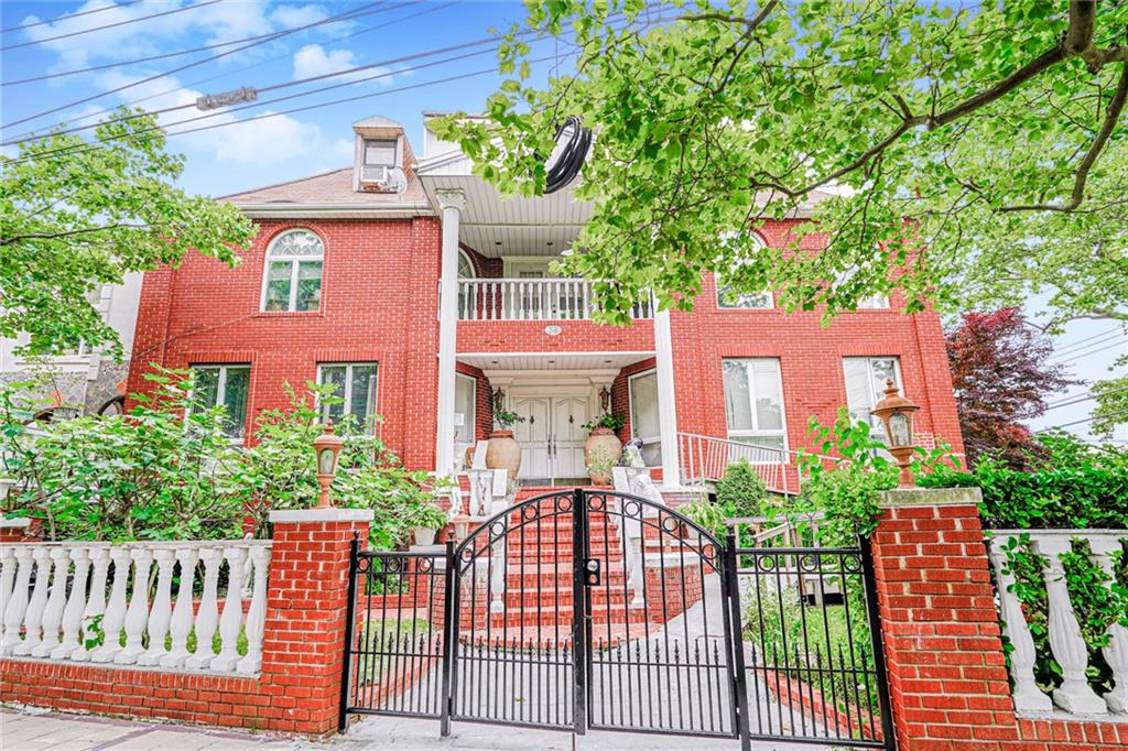 Brooklyn, New York, 11234, United States, 4 Bedrooms Bedrooms, ,7 BathroomsBathrooms,Residential,Active,1859380