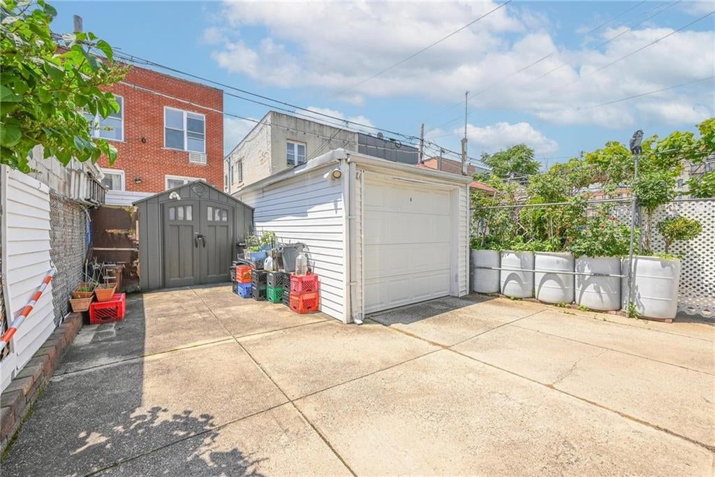 Brooklyn, New York, 11204, United States, 3 Bedrooms Bedrooms, ,2 BathroomsBathrooms,Residential,Pending,1858691