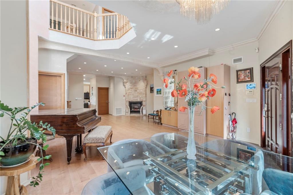 Brooklyn, New York, 11235, United States, 3 Bedrooms Bedrooms, ,3 BathroomsBathrooms,Residential,Active,2043829