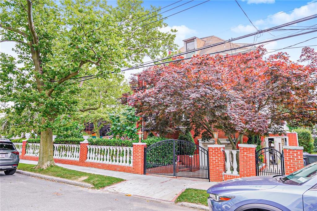 Brooklyn, New York, 11234, United States, 4 Bedrooms Bedrooms, ,7 BathroomsBathrooms,Residential,Active,1859380