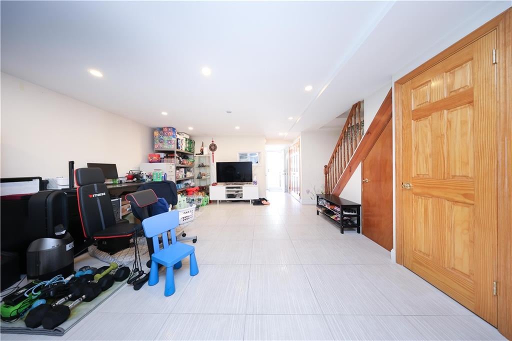 Brooklyn, New York, 11228, United States, 4 Bedrooms Bedrooms, ,3 BathroomsBathrooms,Residential,Active,1967314