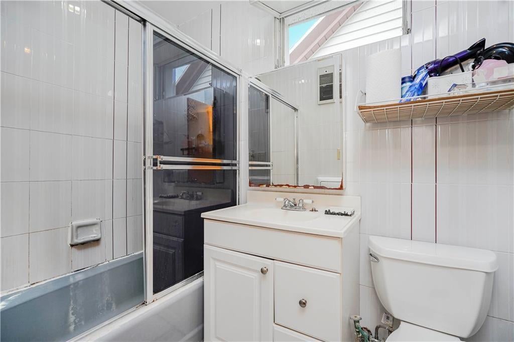 Brooklyn, New York, 11228, United States, 4 Bedrooms Bedrooms, ,3 BathroomsBathrooms,Residential,Active,1894180