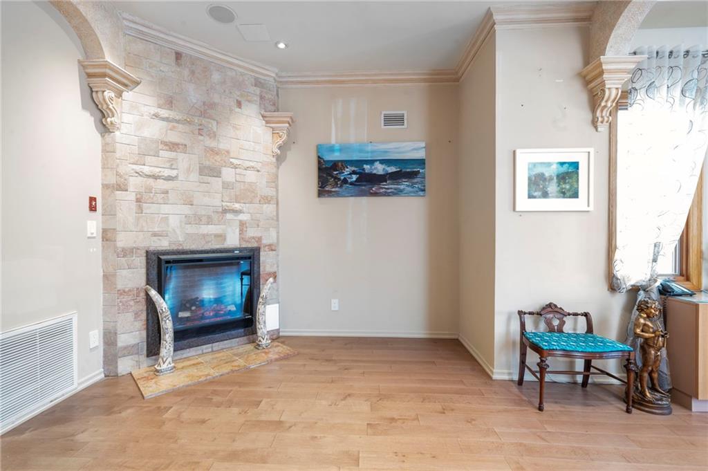 Brooklyn, New York, 11235, United States, 3 Bedrooms Bedrooms, ,3 BathroomsBathrooms,Residential,Active,2043829