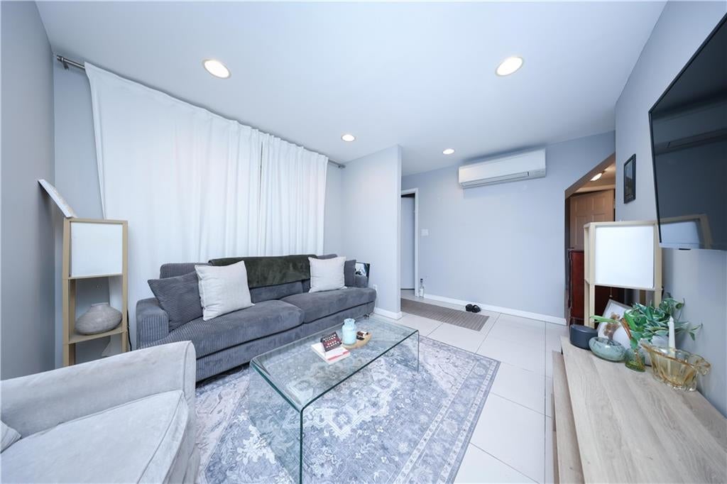 Brooklyn, New York, 11229, United States, 5 Bedrooms Bedrooms, ,3 BathroomsBathrooms,Residential,Active,1968110