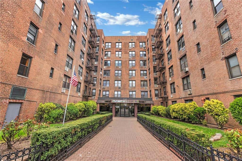 2546 E 13TH ST APT D7, BROOKLYN, NY 11235, photo 1 of 25