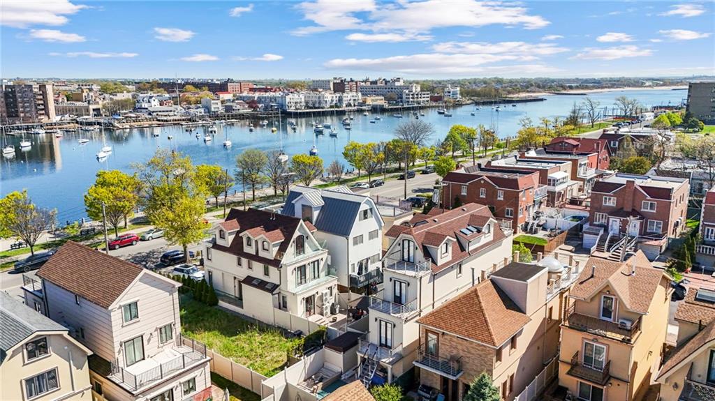 Brooklyn, New York, 11235, United States, 3 Bedrooms Bedrooms, ,3 BathroomsBathrooms,Residential,Active,2043829