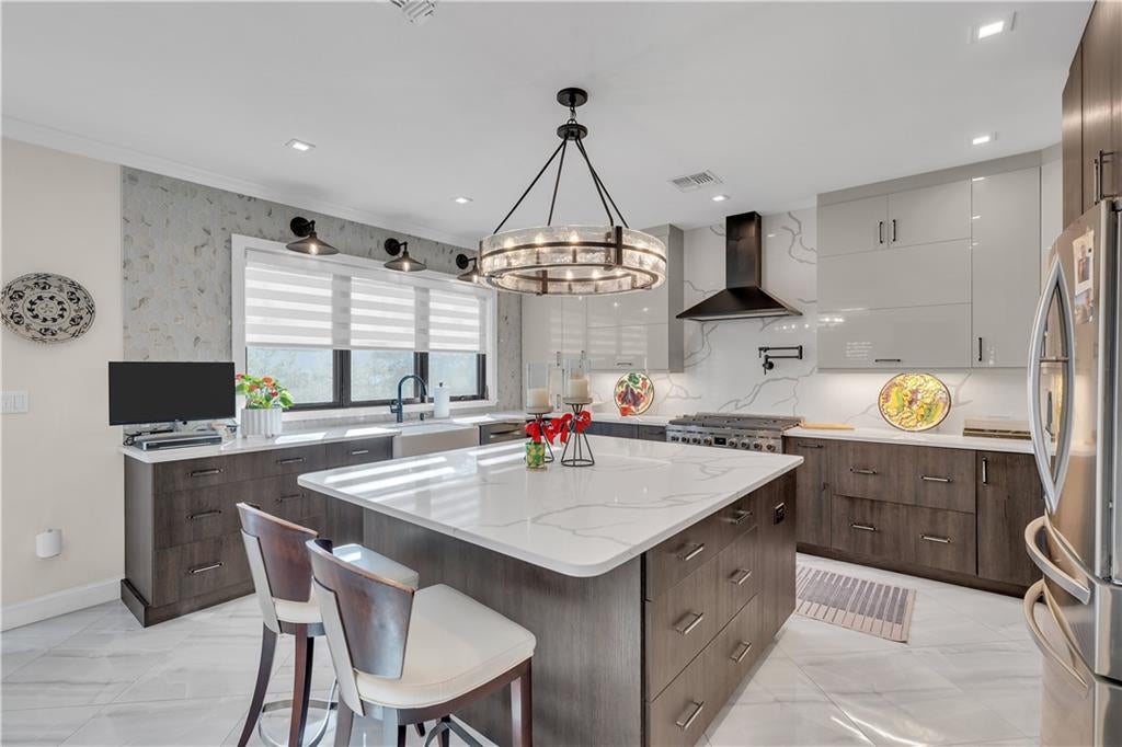 Staten Island, New York, 10307, United States, 4 Bedrooms Bedrooms, ,4 BathroomsBathrooms,Residential,Active,2009406