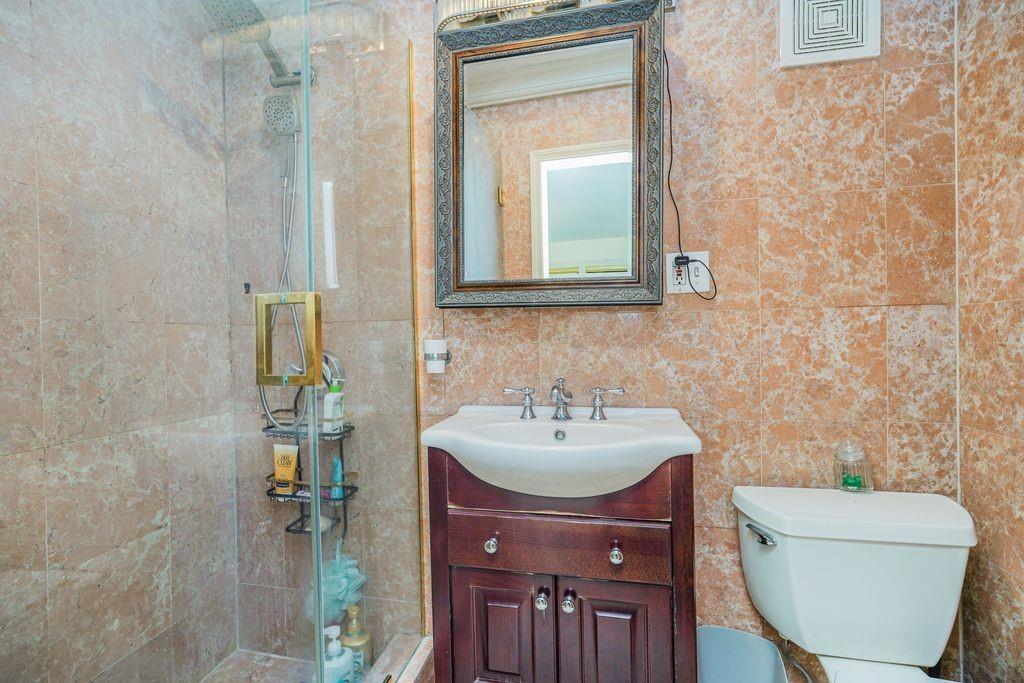 Brooklyn, New York, 11229, United States, 6 Bedrooms Bedrooms, ,4 BathroomsBathrooms,Residential,Active,2051996