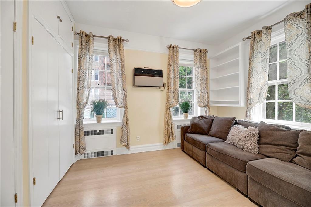 Brooklyn, New York, 11209, United States, 4 Bedrooms Bedrooms, ,4 BathroomsBathrooms,Residential,Active,1945085