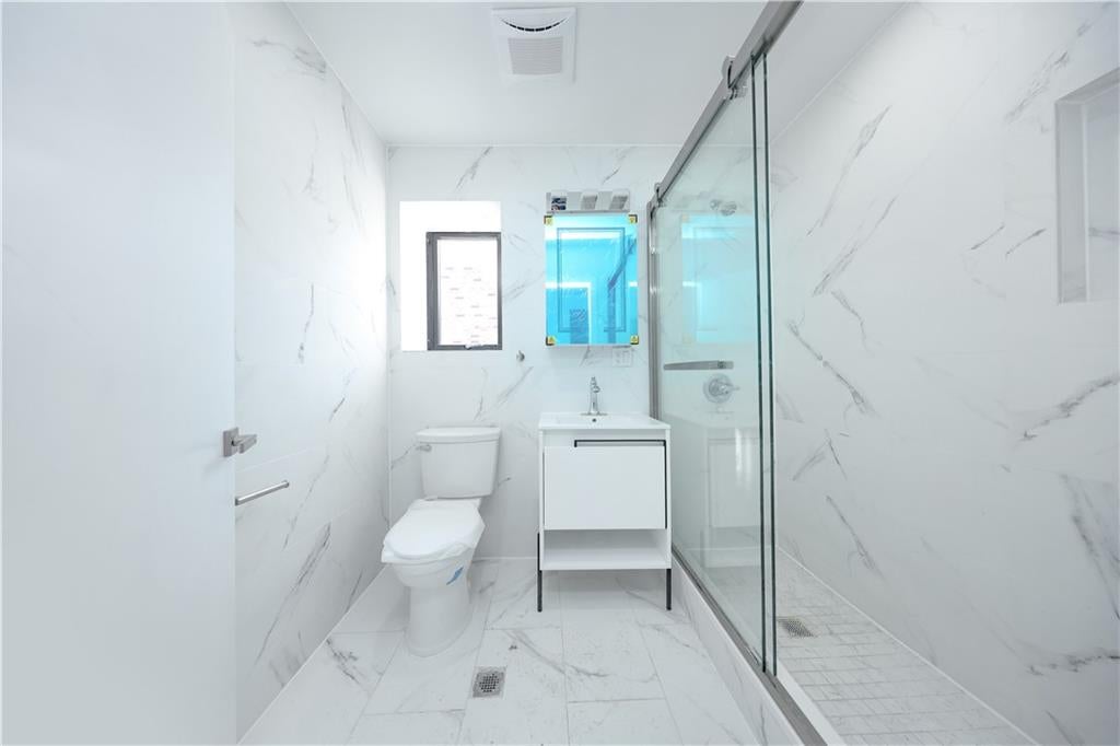 Flushing, New York, 11358, United States, ,Commercial,Active,1945081