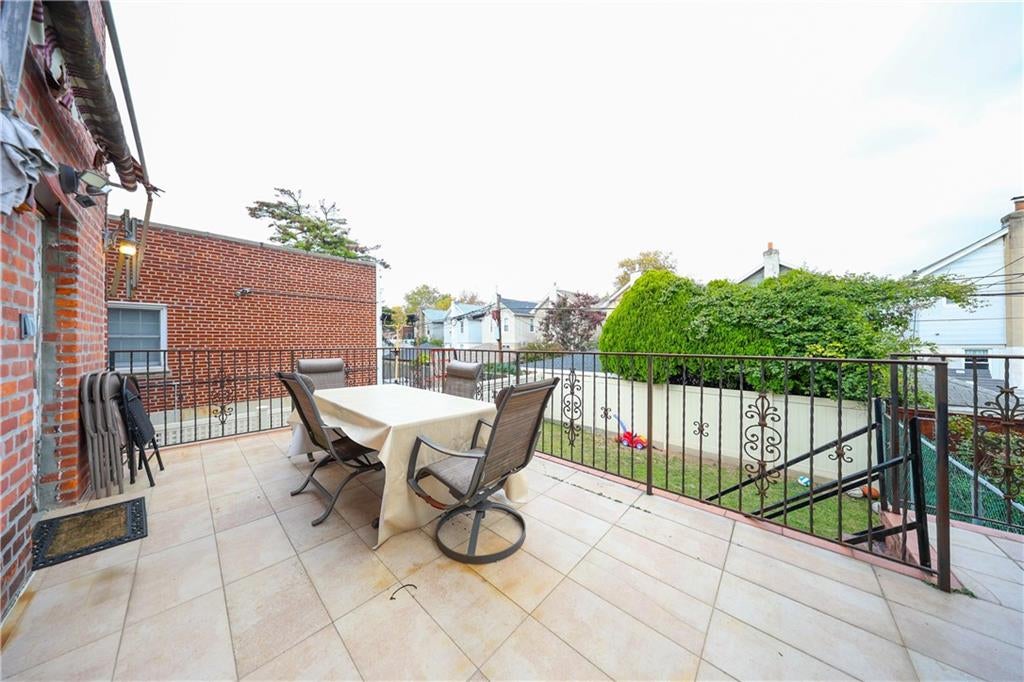 Brooklyn, New York, 11229, United States, 5 Bedrooms Bedrooms, ,3 BathroomsBathrooms,Residential,Active,1968110