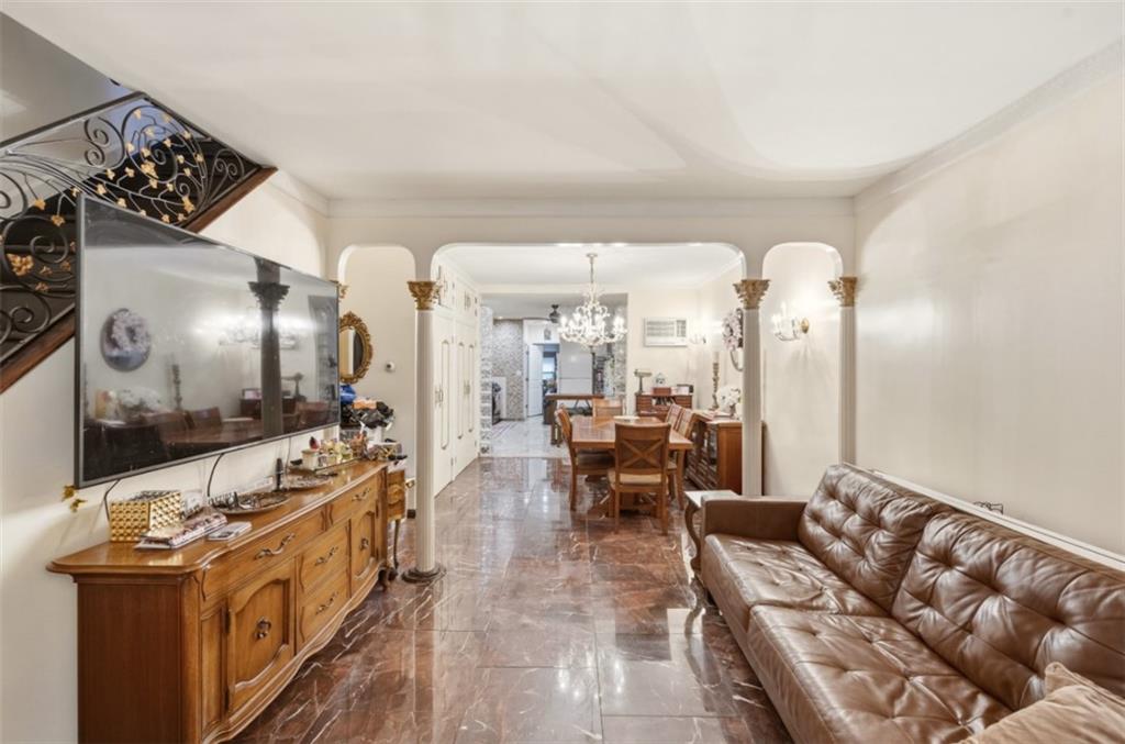 Brooklyn, New York, 11223, United States, 3 Bedrooms Bedrooms, ,3 BathroomsBathrooms,Residential,Active,2044180
