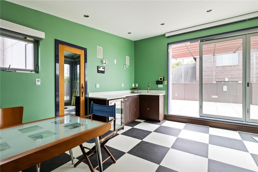 Brooklyn, New York, 11235, United States, 5 Bedrooms Bedrooms, ,5 BathroomsBathrooms,Residential,Active,1963250