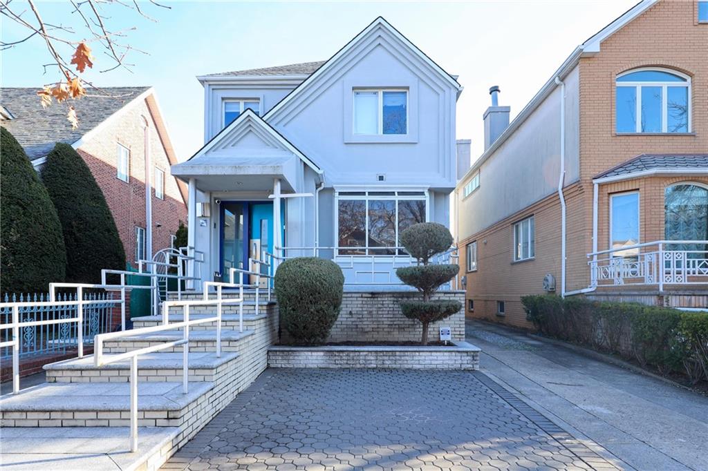 Brooklyn, New York, 11235, United States, 4 Bedrooms Bedrooms, ,4 BathroomsBathrooms,Residential,Active,1702088