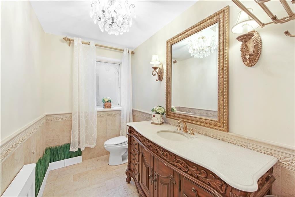 Brooklyn, New York, 11235, United States, 3 Bedrooms Bedrooms, ,5 BathroomsBathrooms,Residential,Active,1912813