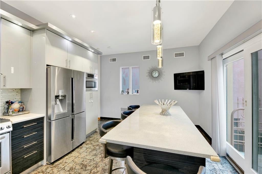 Brooklyn, New York, 11214, United States, ,Residential,Pending,1702499