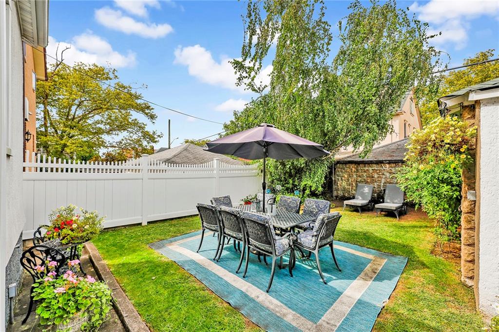 Brooklyn, New York, 11209, United States, 3 Bedrooms Bedrooms, ,3 BathroomsBathrooms,Residential,Active,1927679