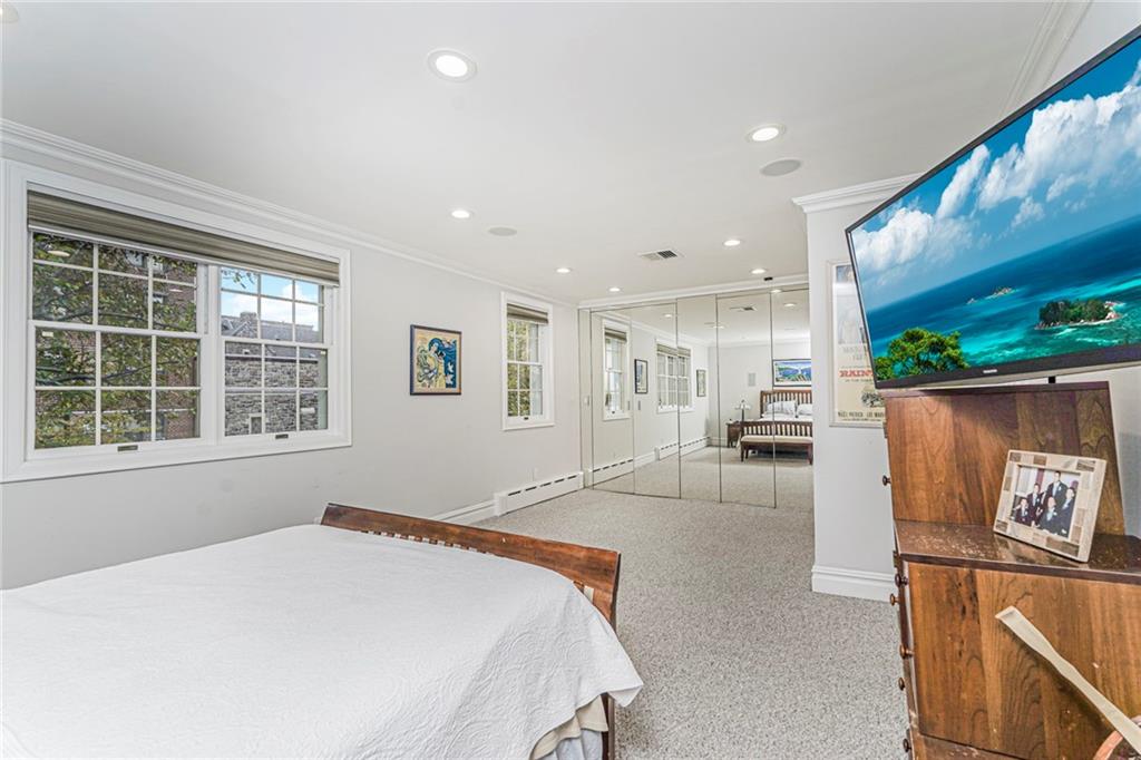 Brooklyn, New York, 11209, United States, 5 Bedrooms Bedrooms, ,4 BathroomsBathrooms,Residential,Active,1969641