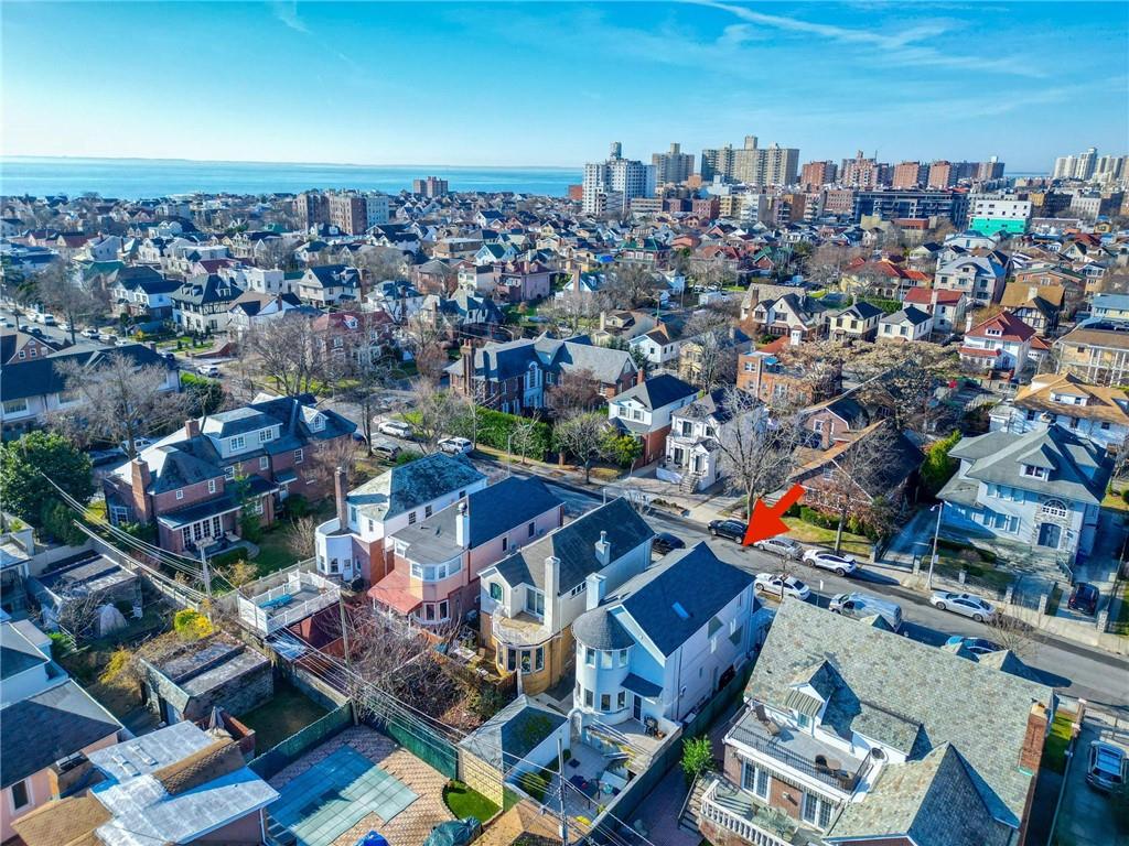 Brooklyn, New York, 11235, United States, 4 Bedrooms Bedrooms, ,4 BathroomsBathrooms,Residential,Active,1702088