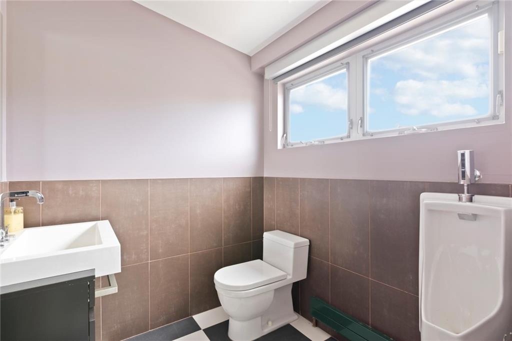 Brooklyn, New York, 11235, United States, 5 Bedrooms Bedrooms, ,5 BathroomsBathrooms,Residential,Active,1963250