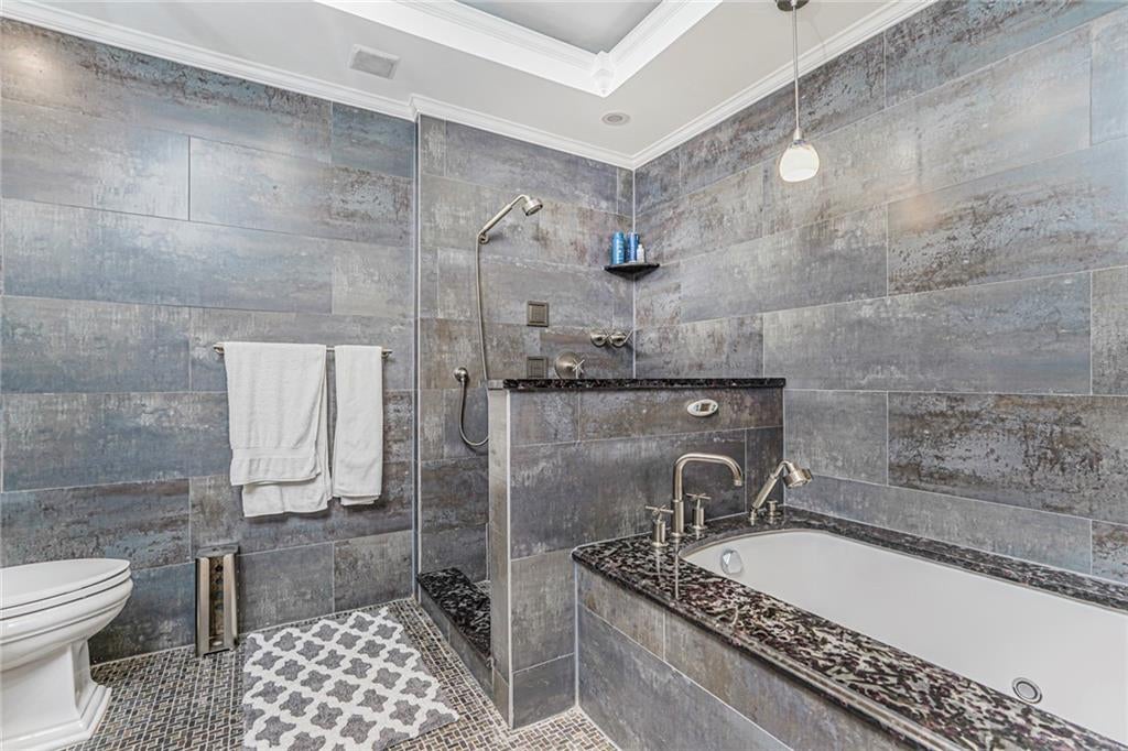 Brooklyn, New York, 11209, United States, 5 Bedrooms Bedrooms, ,4 BathroomsBathrooms,Residential,Active,1969641